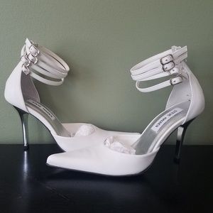 Steve Madden white heals